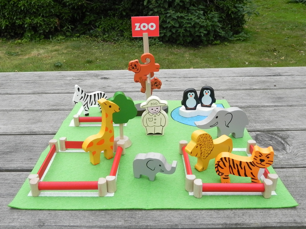 Apples to Pears Wooden Playset Zoo Gift in a Tin 101281